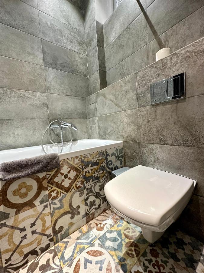 Romantic Apartments - Near Opera House 11/7 Λβιβ Εξωτερικό φωτογραφία